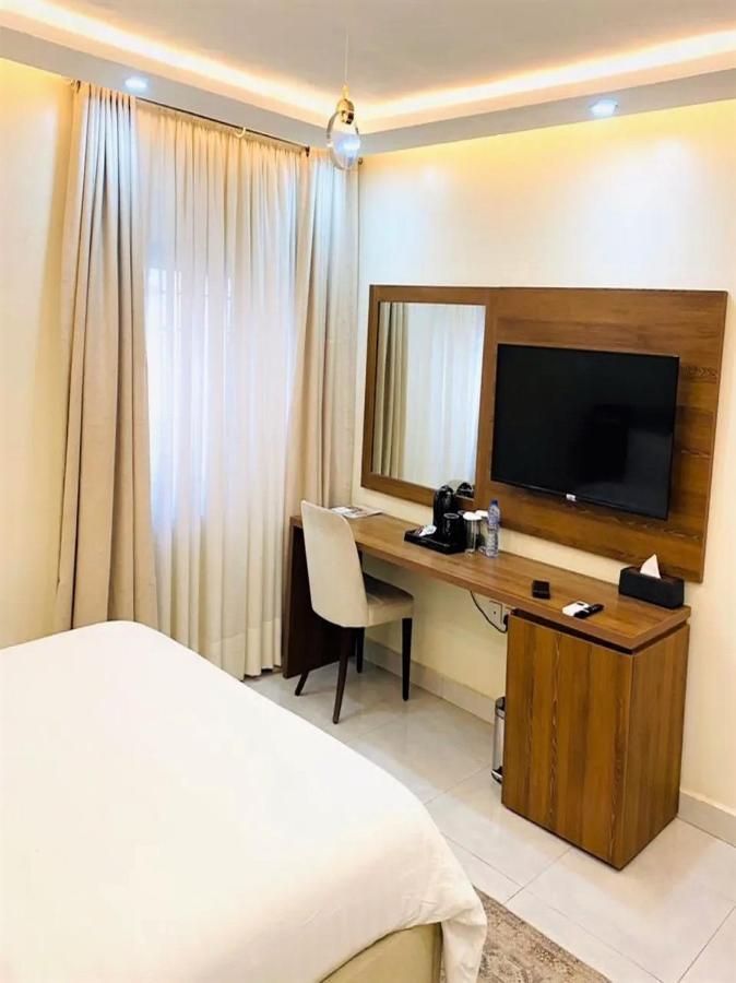 Plush Hotel,Abuja Exteriör bild