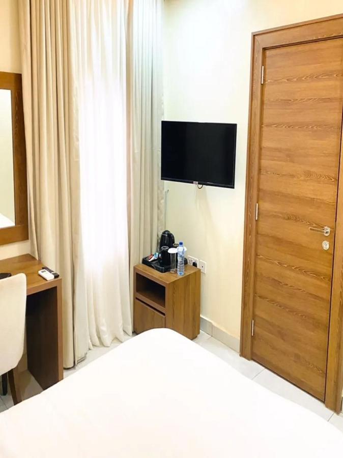 Plush Hotel,Abuja Exteriör bild