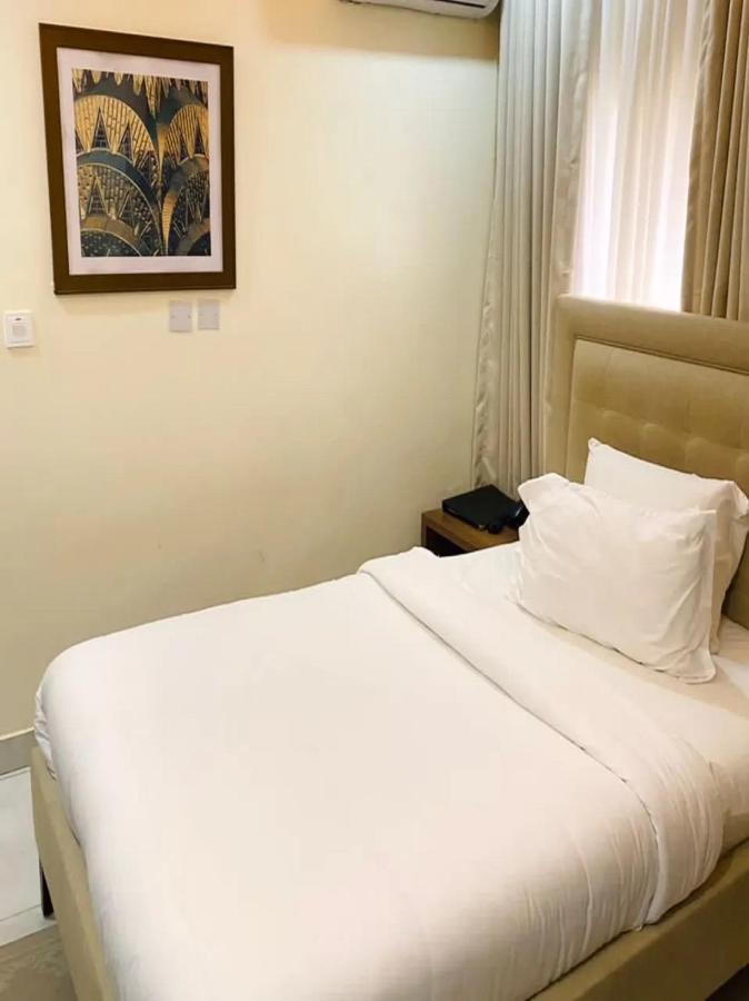 Plush Hotel,Abuja Exteriör bild