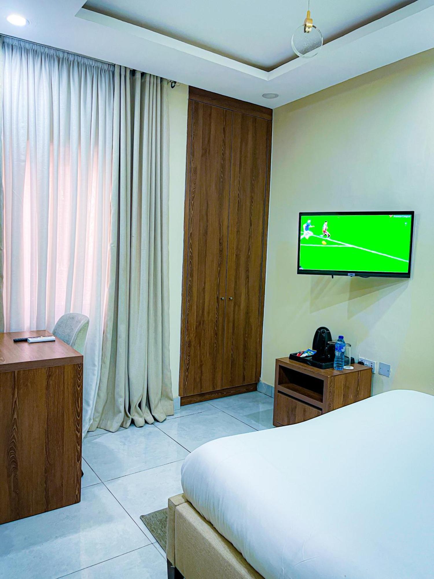 Plush Hotel,Abuja Exteriör bild