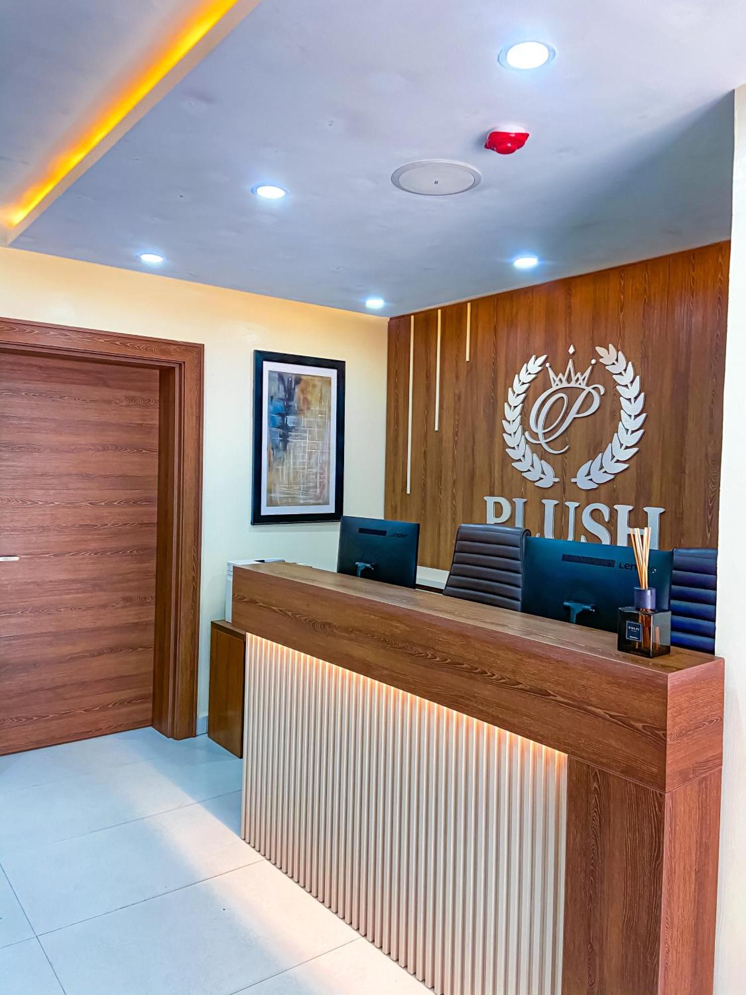 Plush Hotel,Abuja Exteriör bild